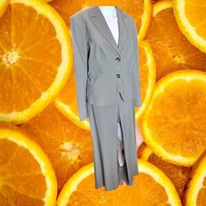 The Limited Women's Gray Pinstripe Two Button Front Lined Suit‎ Size 8